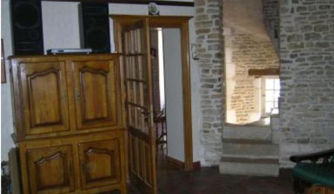 Le Puits Fortifie Salives Eksteriør billede